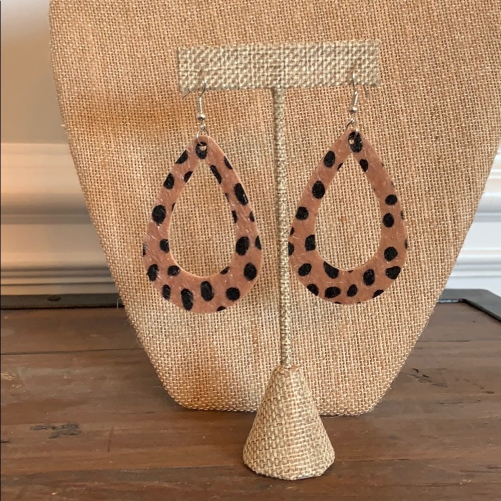 Animal fur print teardrop earrings